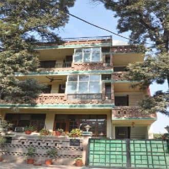 Stay Near Delhi Airport, Gurgaon 1